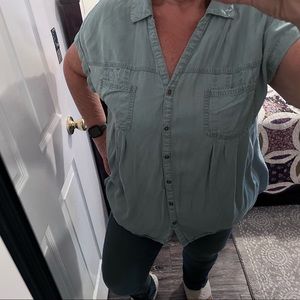 Style &Co faded denim colored short sleeve blouse